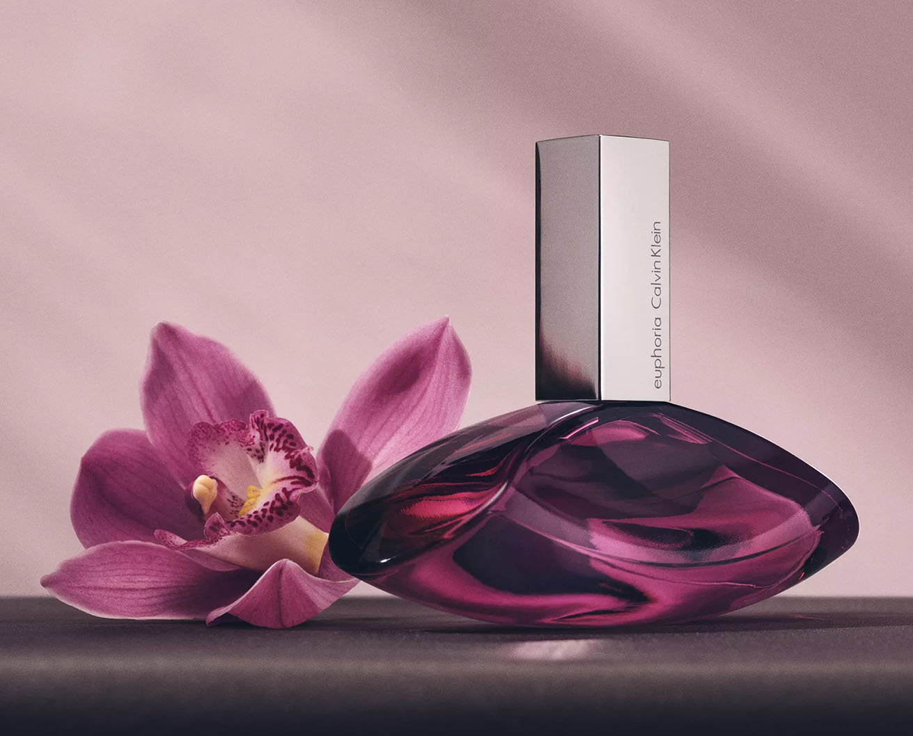 Lost in a Lush Realm: The Ultimate Allure of Calvin Klein Euphoria Eau de Parfum
